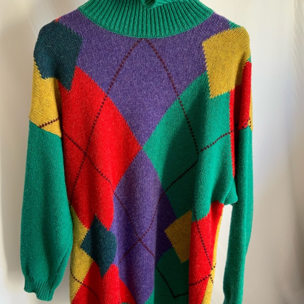 Vintage 80’s BENETTON Wool Argyle Sweater. Size XL